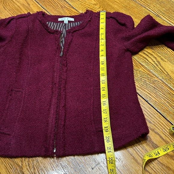 CAbi Britt Boucle Merlot zip jacket. Fully lined. Great condition. Size 6. - Picture 6 of 11
